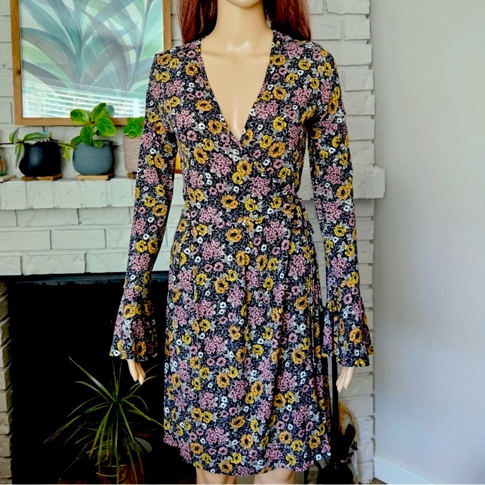 Topshop Floral V Neck Wrap Dress Long Bell Sleeve Stretchy Knee Length 6